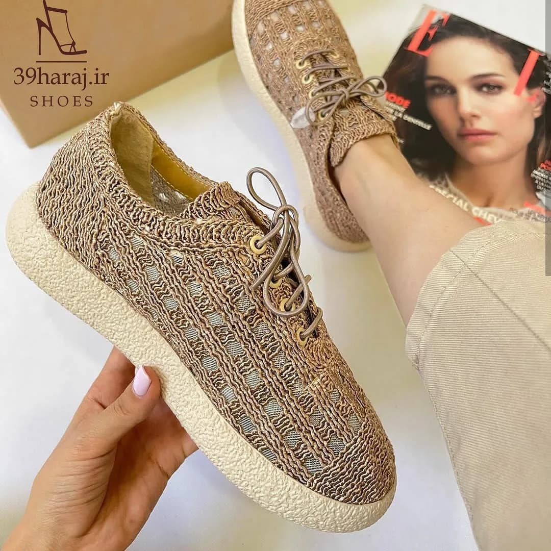 کفش کتانی گیپور، رنگ قهوه‌ای و کرم، جنس پارچه، بنددار، لژ کم