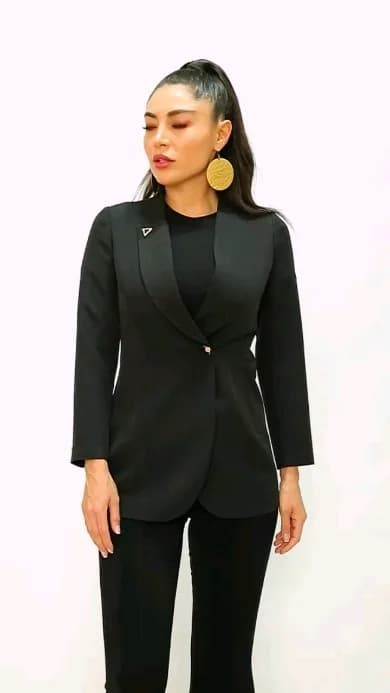 ست کت و شلوار زنانه مدل ستاره، رنگ مشکی، جنس کرپ، کت یقه آرشال