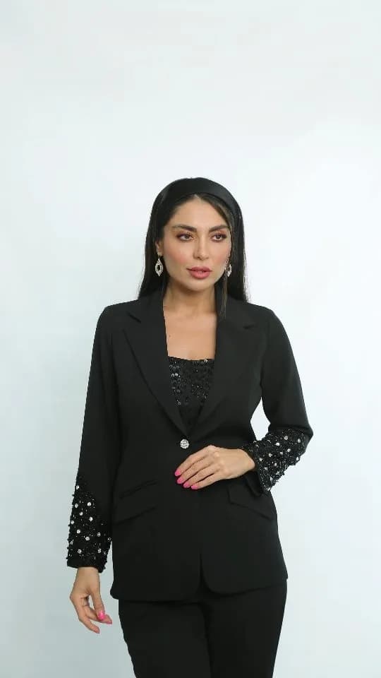 کت و کراپ نیلا، رنگ مشکی، بلند، یقه انگلیسی، آستین بلند