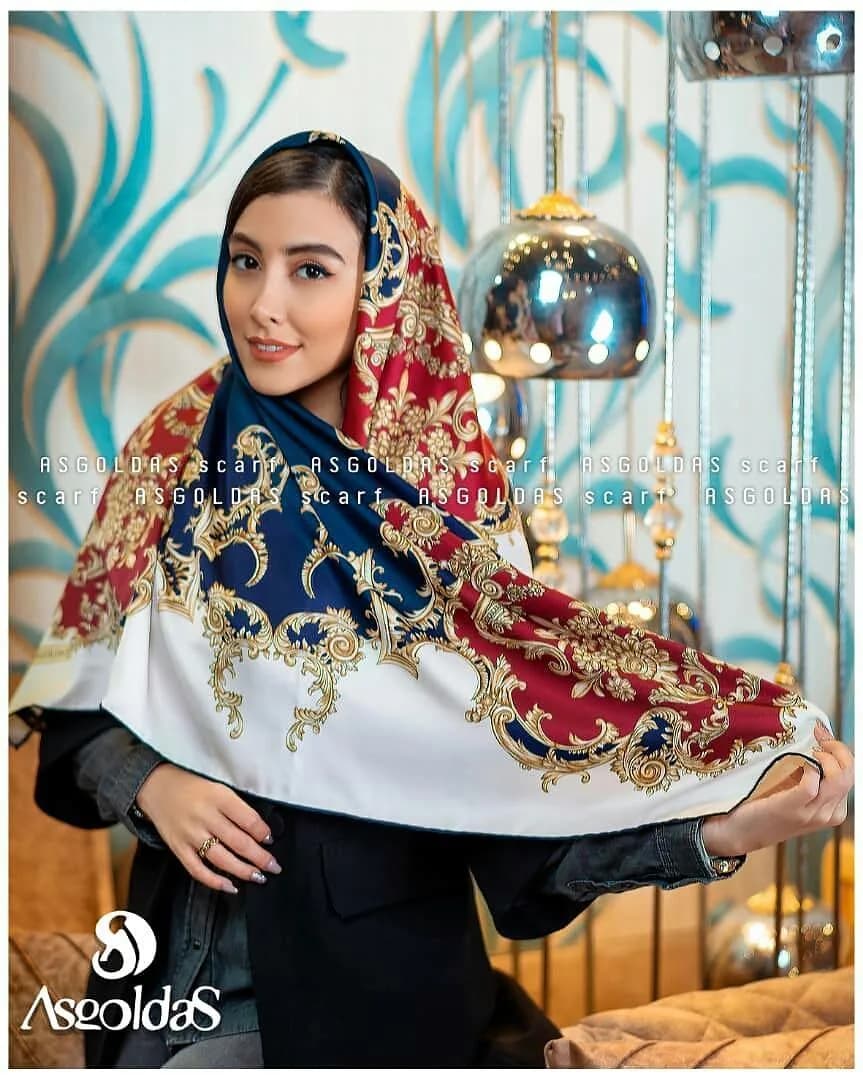 روسری زنانه، رنگ قرمز، سرمهای و سفید، مربع