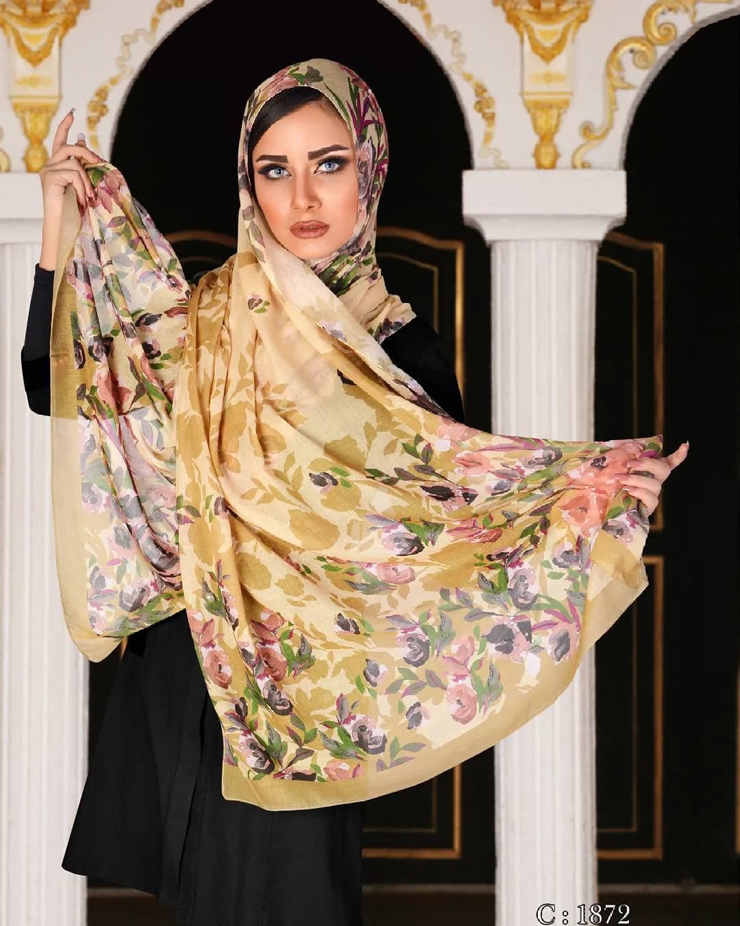 روسری، رنگ زرد، صورتی و سبز، طرح گلدار، مربع، بزرگ