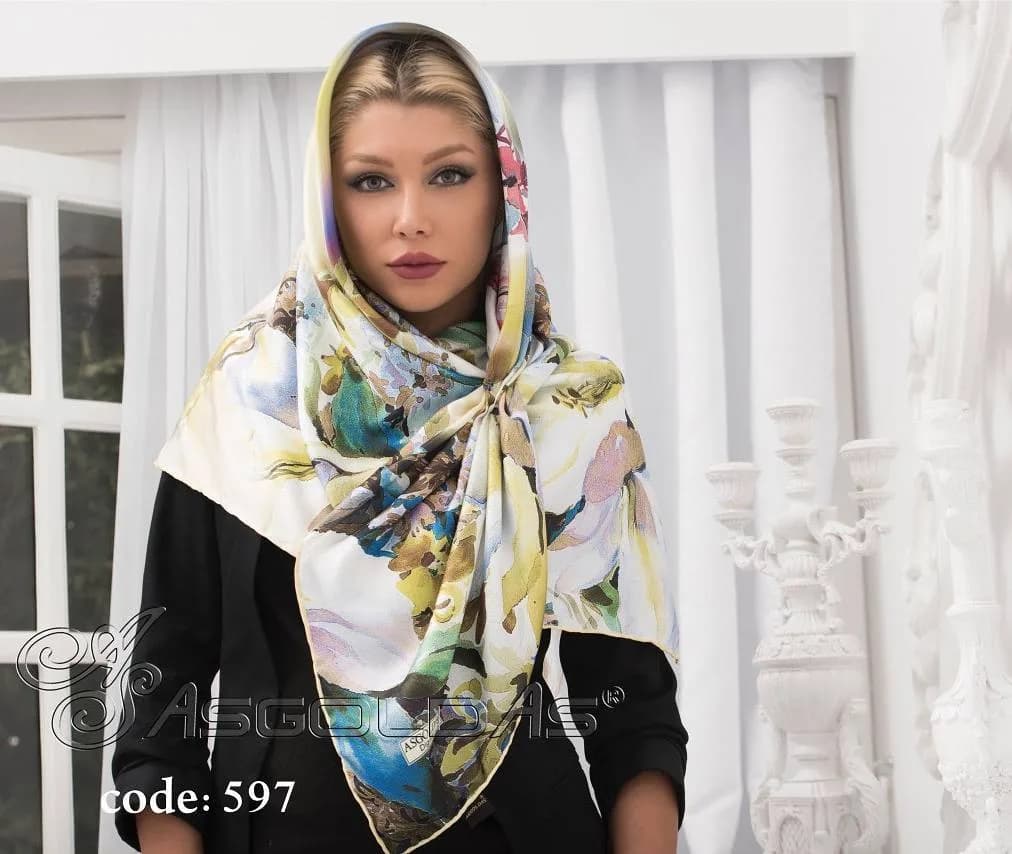 روسری زنانه، رنگ سفید، زرد، آبی و سبز، طرح گلدار، مربع، بزرگ