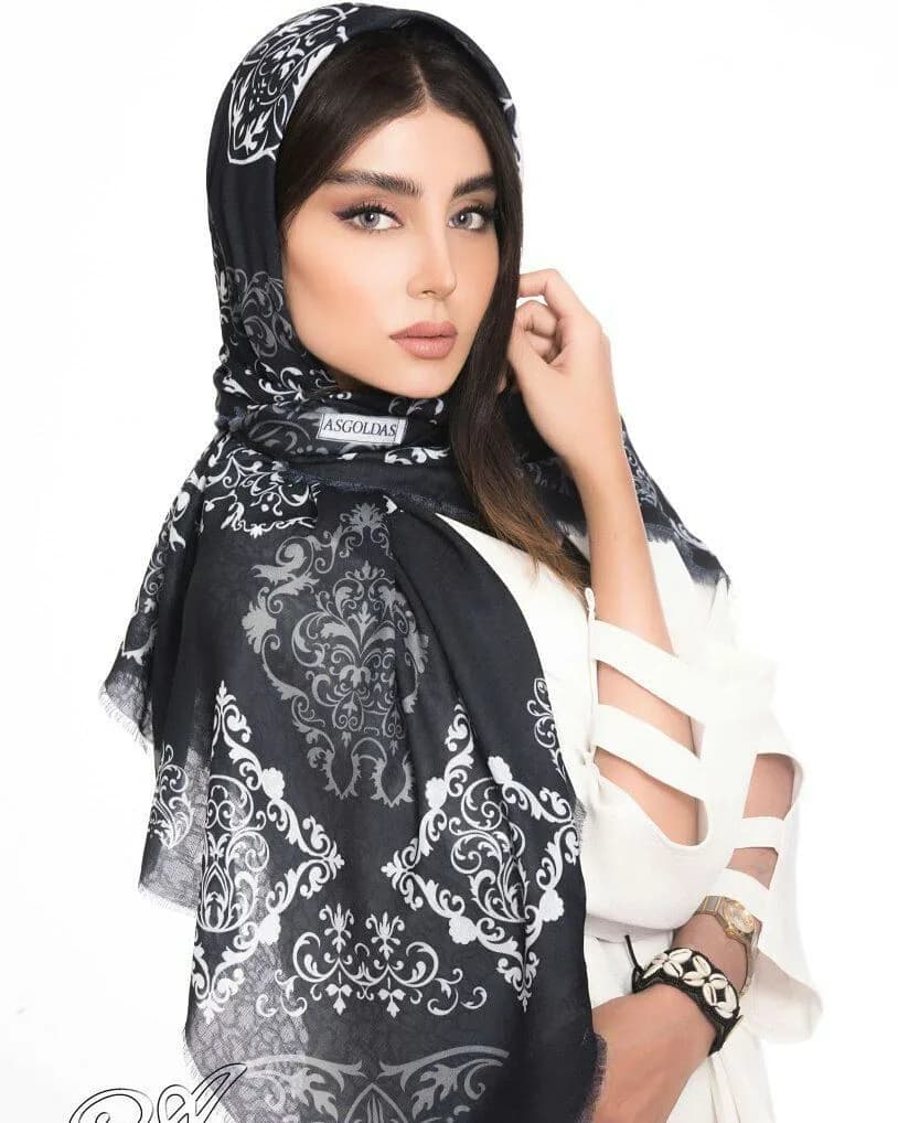 شال زنانه، رنگ مشکی و سفید، مستطیلی، ریش‌دار
