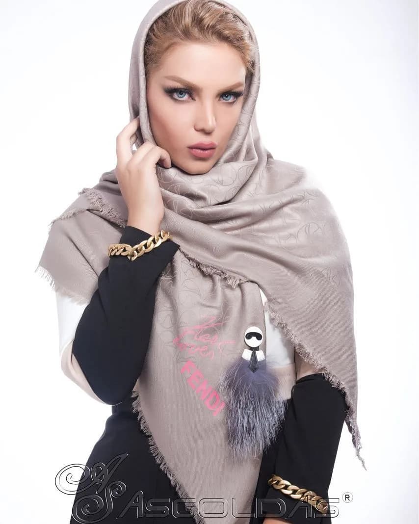 روسری نخی ریشه سوزنی قواره ۱۴۰ فندی