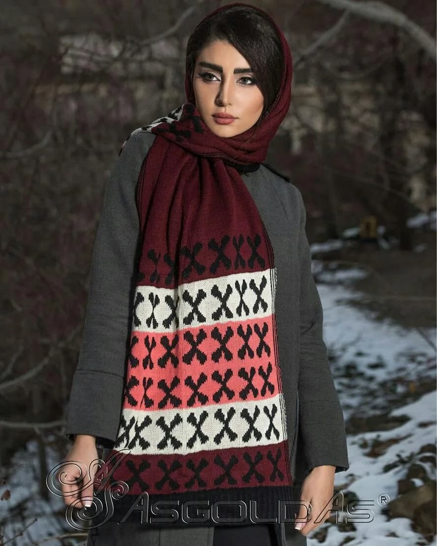 شال زنانه، رنگ زرشکی، سفید و مشکی، جنس بافتنی، طرح هندسی، مستطیلی
