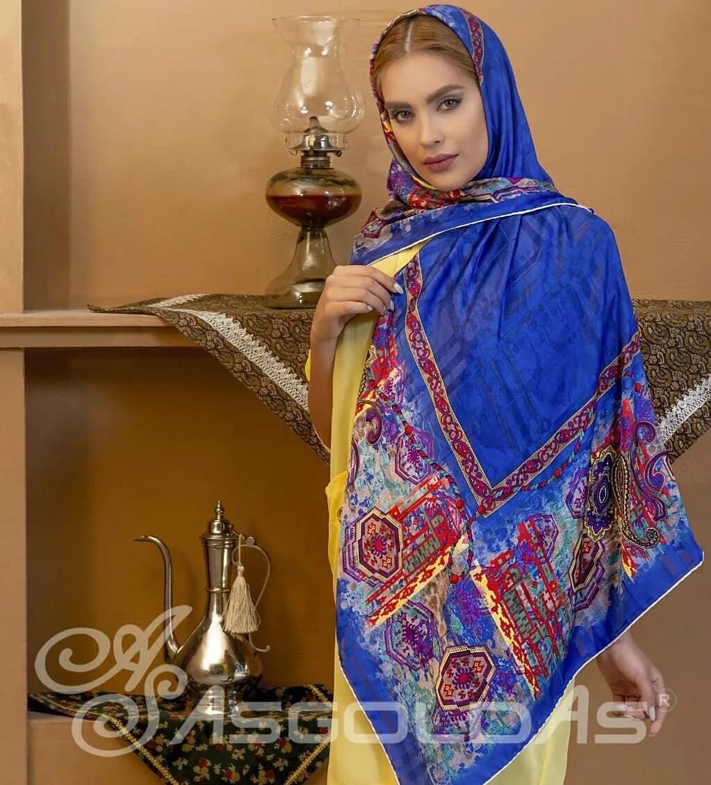 روسری زنانه، رنگ آبی، قرمز و زرد، مربع، بزرگ