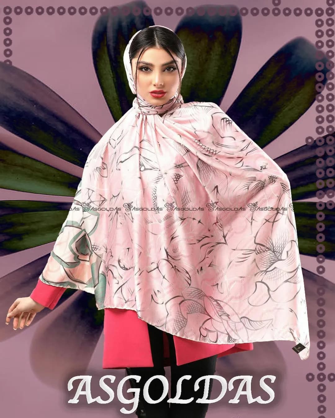 روسری ابریشم یونیک سایز ۱۴۰ — رنگ صورتی — نمای رویتن — سایز ۱۴۰
