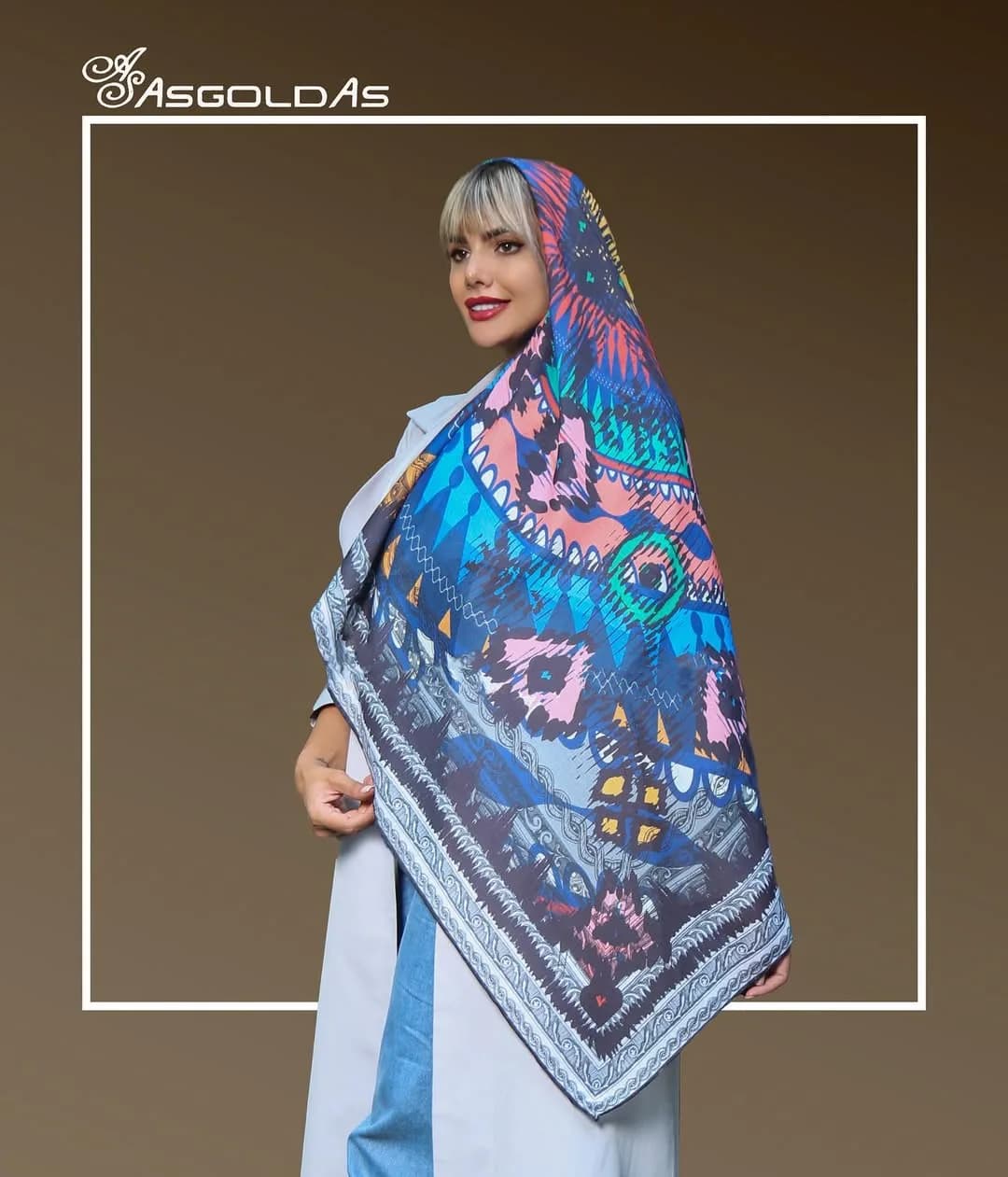 روسری سایز ۱۴۰ کد 360T آسگلداس، رنگ آبی، سرمهای و صورتی، طرح هندسی، مربعی، بزرگ