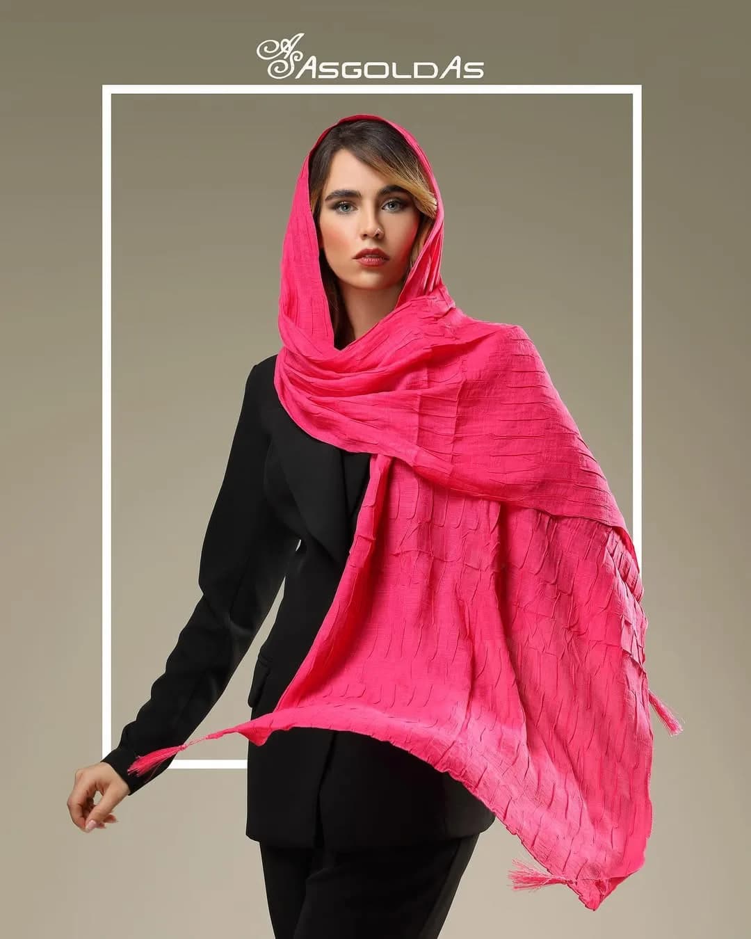 شال منگولهدار کد ۱۰۰۰۶، رنگ صورتی، جنس لینن، بزرگ با منگوله
