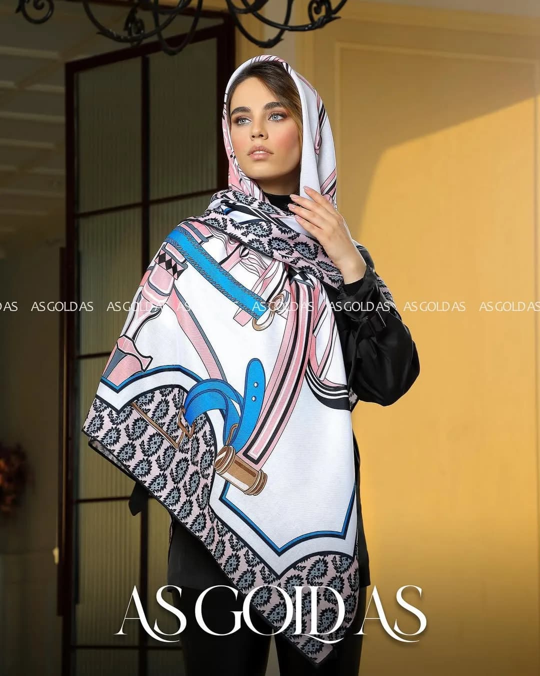 روسری سایز ۱۴۰، رنگ سفید، آبی و صورتی، مربع، بزرگ