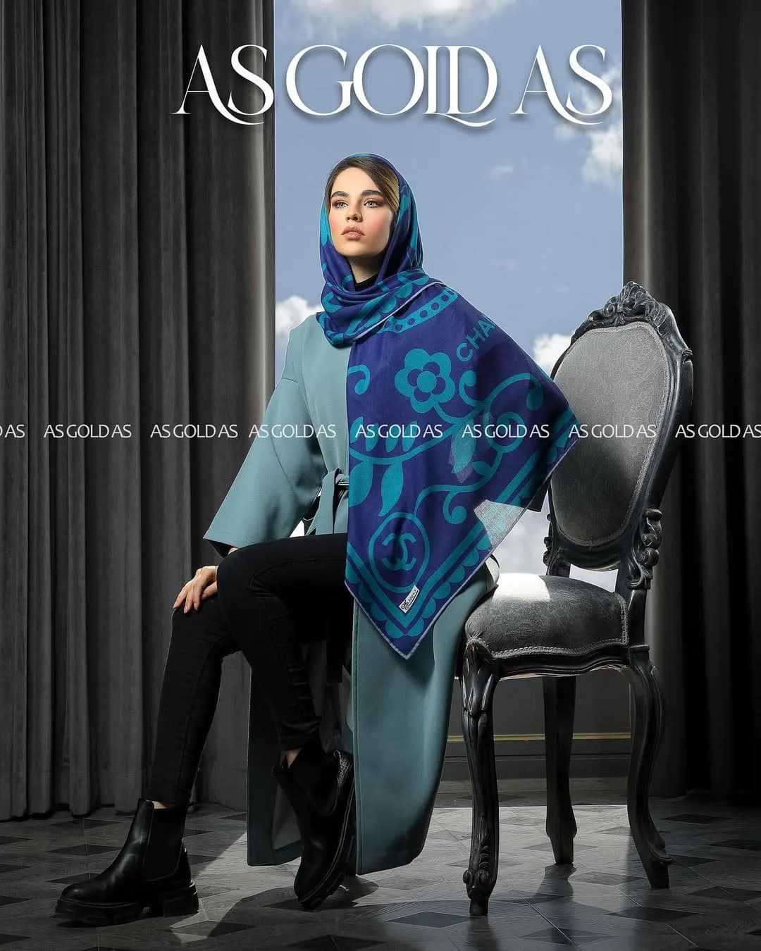 روسری سایز ۱۲۰ کد ۳۰۰۵، رنگ آبی و مشکی، جنس ابریشم، قوارهبزرگ، نخی، طرحدار