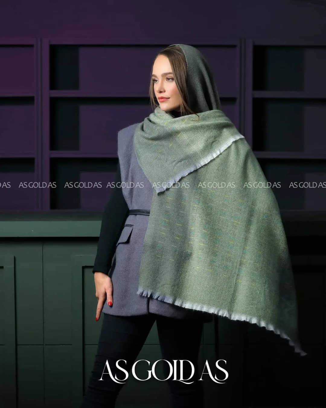 شال کد ۱۰۰۴۹، رنگ سبز و خاکستری، جنس بافتنی، مستطیلی، ریشدار
