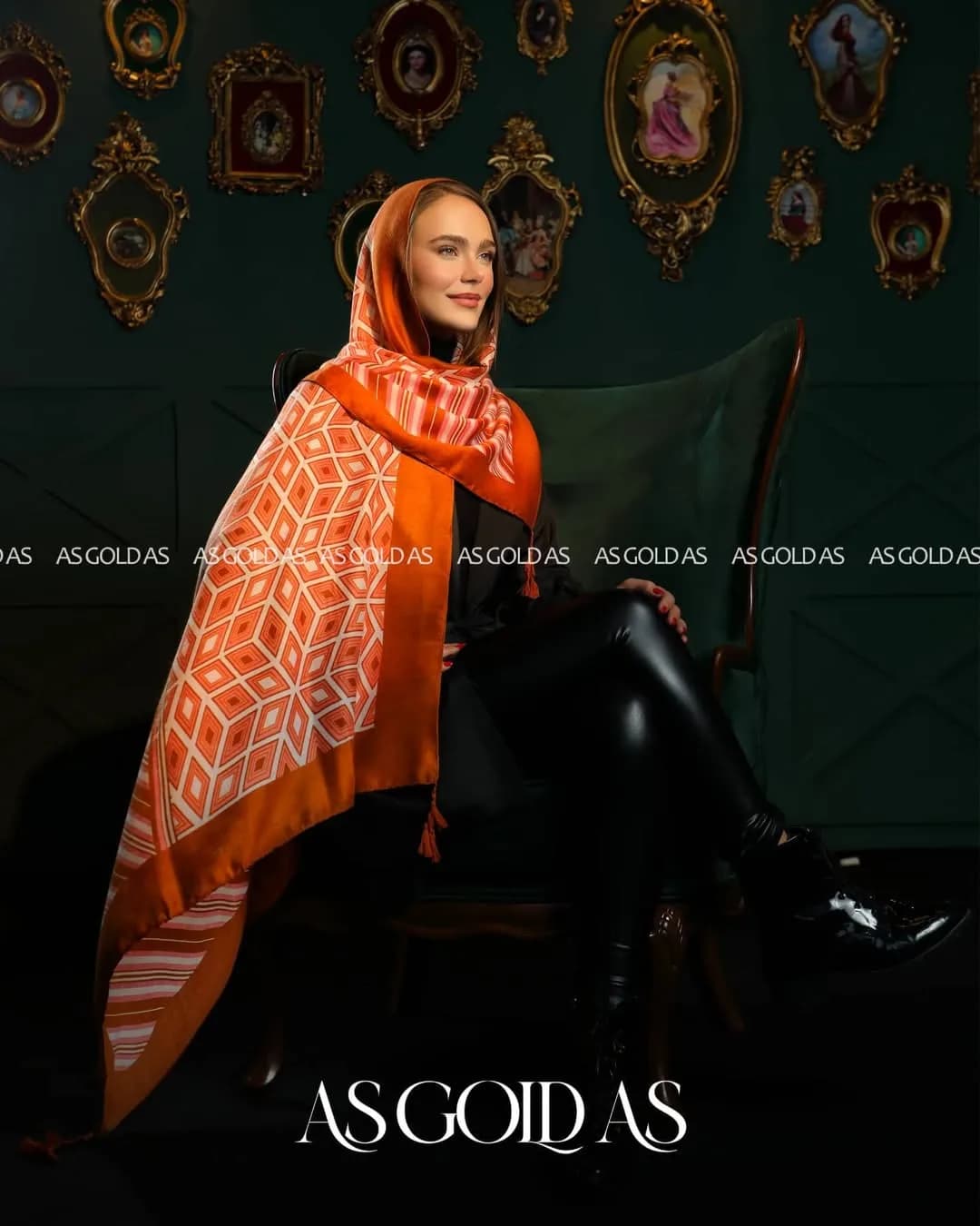 شال زنانه کد ۱۰۰۴۶، رنگ نارنجی و سفید، طرح هندسی، مستطیلی، بلند