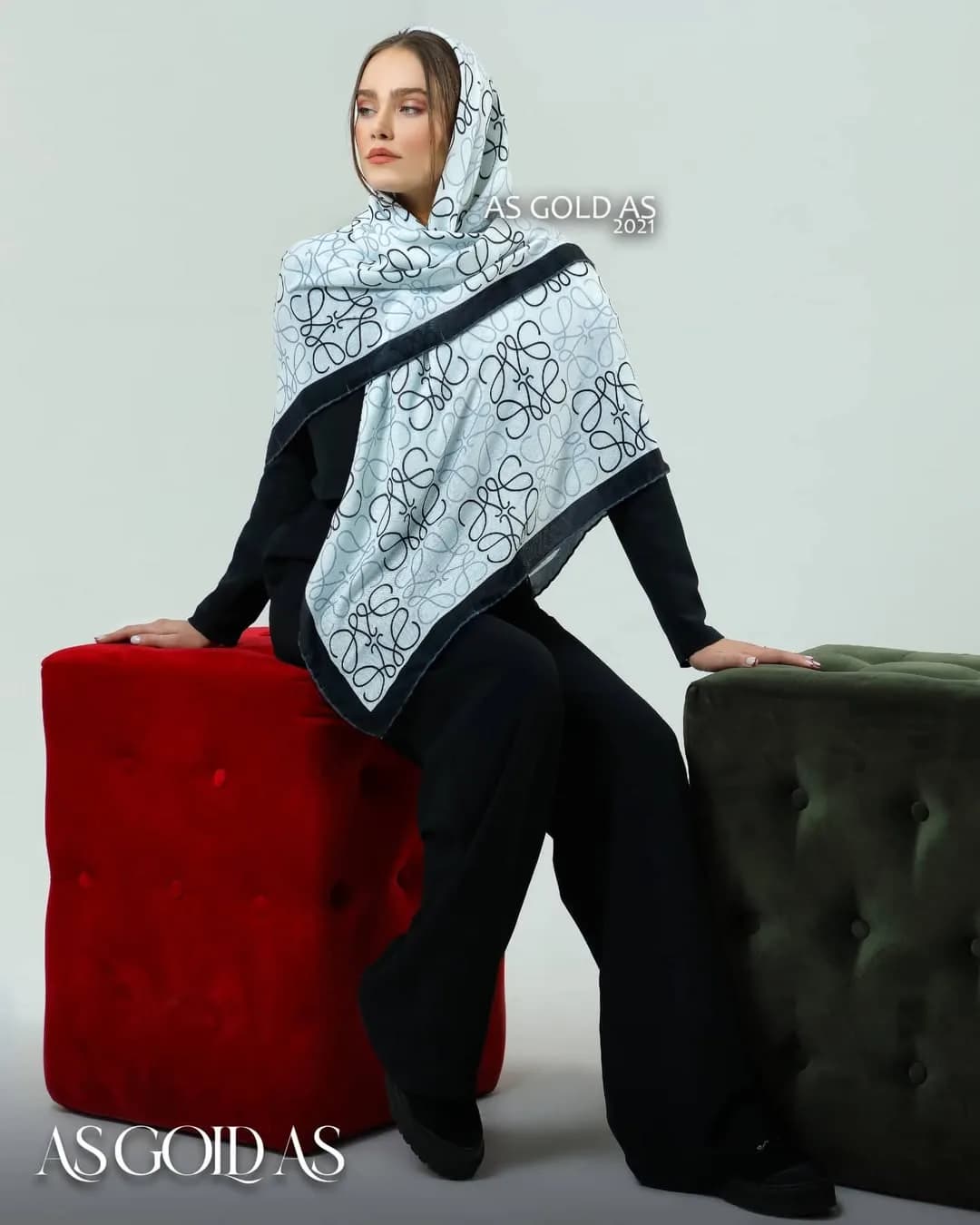 روسری سایز ۱۴۰ کد ۳۰۲۶ آسگلداس