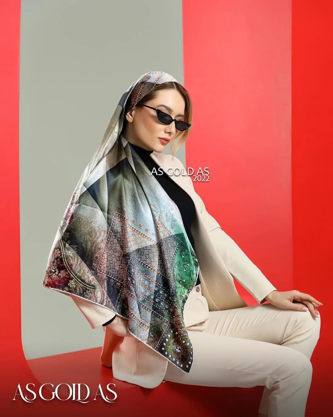 روسری سایز ۱۱۰ کد ۶۳۴ آسگلداس، رنگ سفید، سبز و خاکستری، مربع