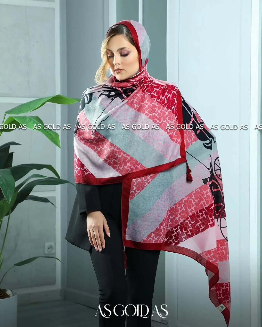 شال ترک نخی آسگلداس، رنگ قرمز، آبی روشن و صورتی، مستطیلی، لبه ریش‌دار