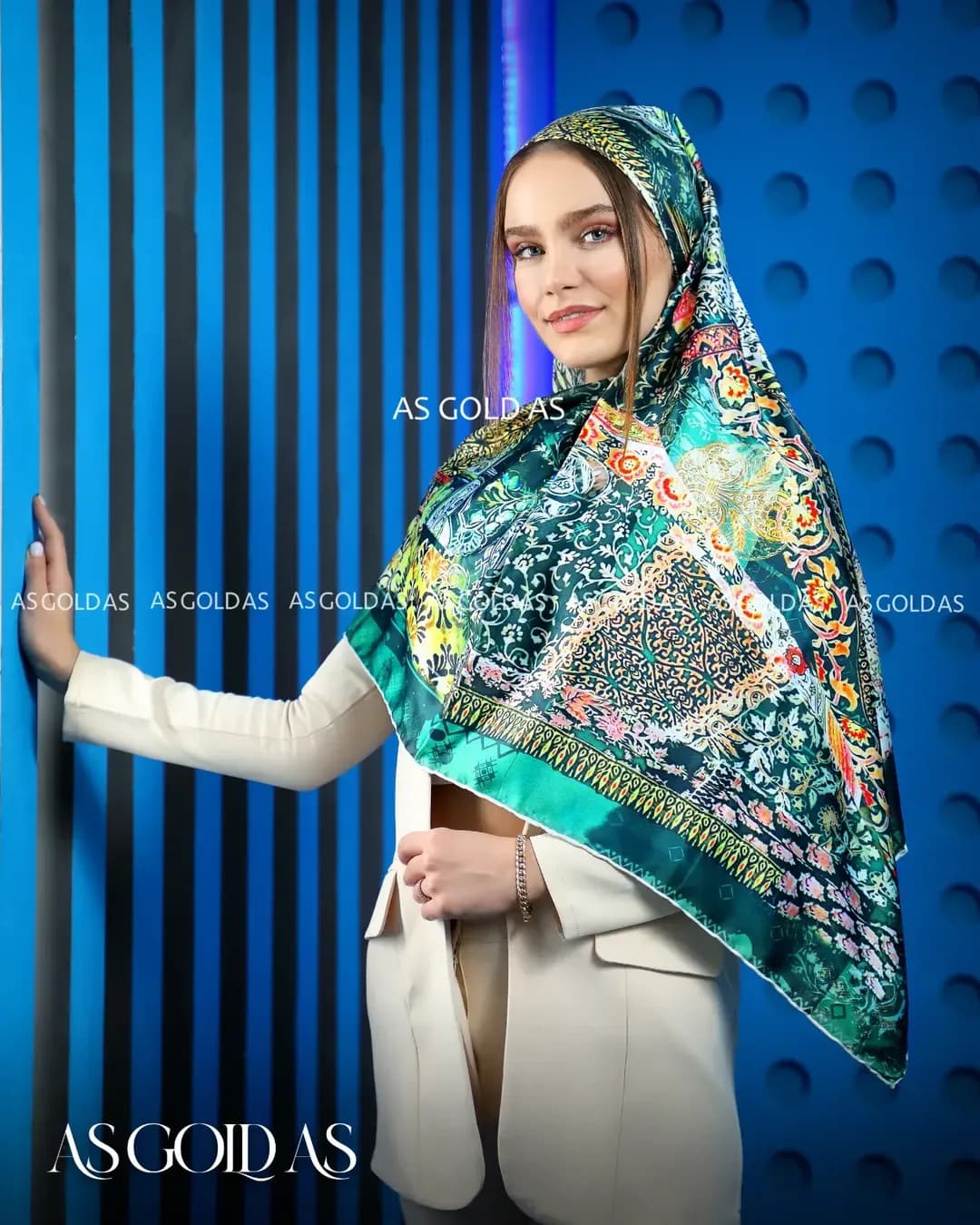 روسری ترک سایز ۱۱۰ کد ۸۵۳ آسگلداس، رنگ سبز، زرد و چندرنگ، مربع