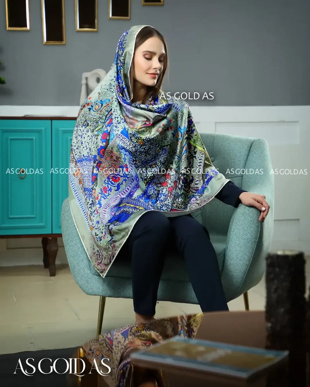 روسری ترک سایز ۱۱۰ کد ۸۵۳ — نمای رویتن — دور دستدوز
