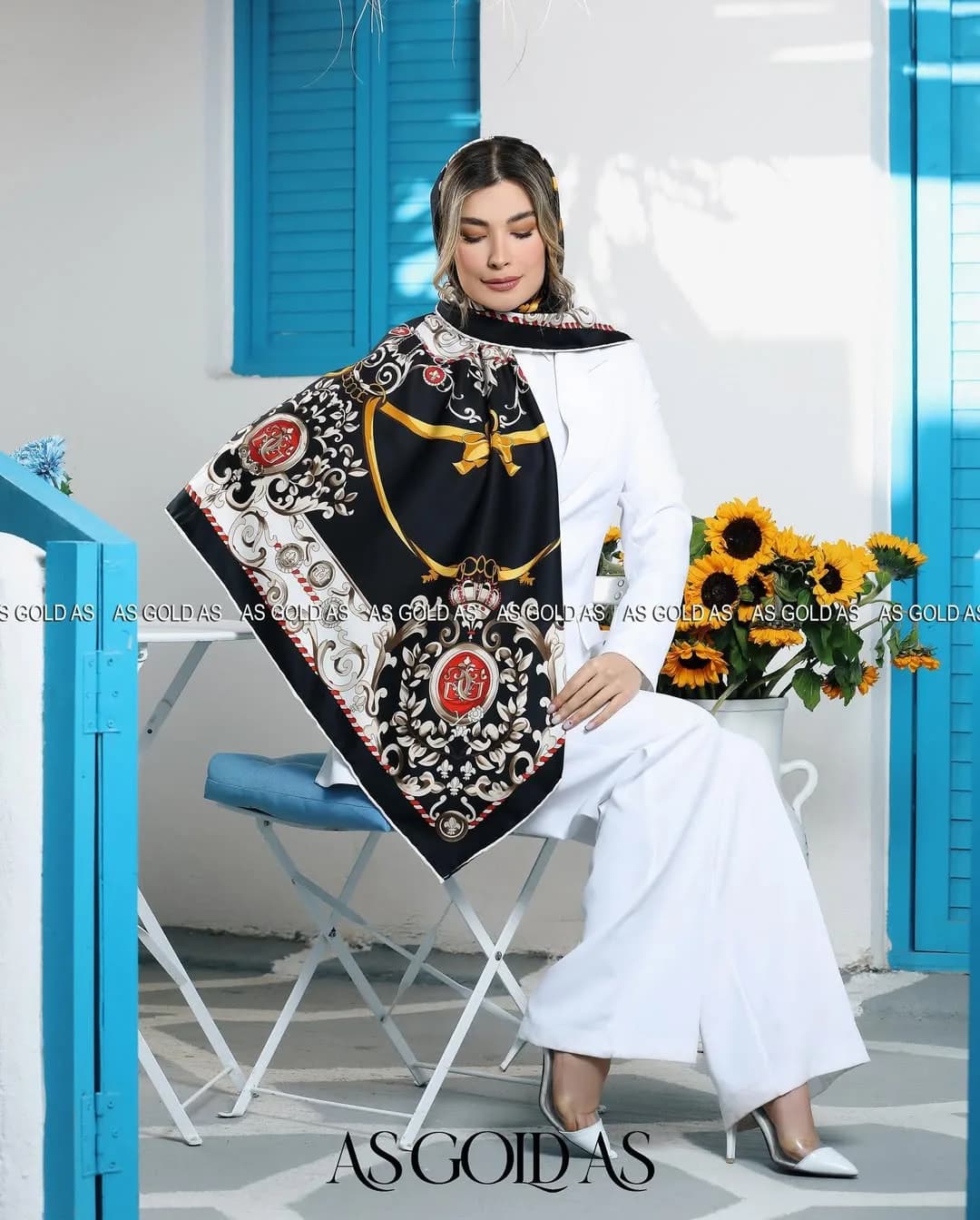 روسری ترک سایز ۱۴۰ کد ۱۰۰۶۲ آسگلداس، رنگ مشکی، طلایی و سفید، مربع، بزرگ