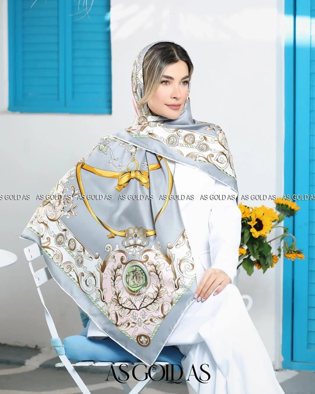روسری ترک سایز ۱۴۰ کد ۱۰۰۶۲ آسگلداس، رنگ خاکستری، زرد و سفید، مربع
