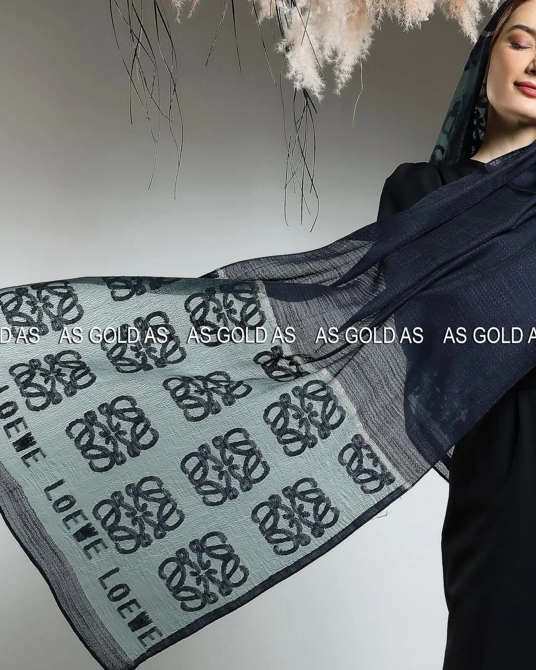 روسری نخی کد ۱۰۰۶۰ — رنگ سرمهای — نمای جزئیات — سایز ۷۰*۲۰۰