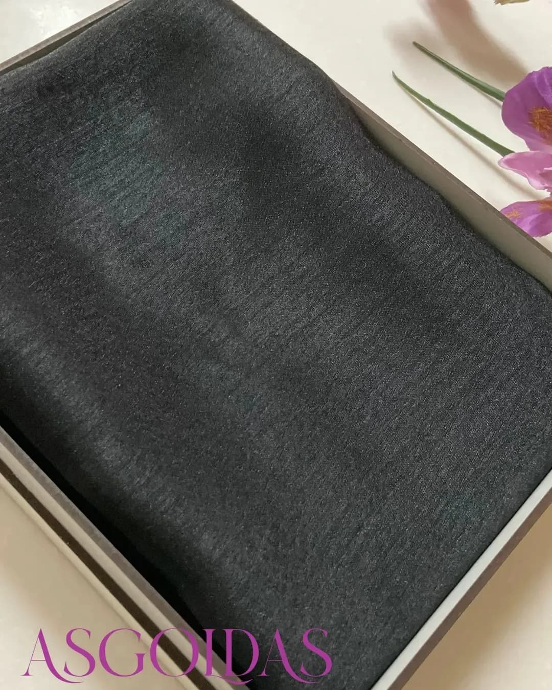 شال ژان ژان شاین مجلسی — رنگ مشکی — نمای بستهبندی — سایز ۶۵*۱۹۰
