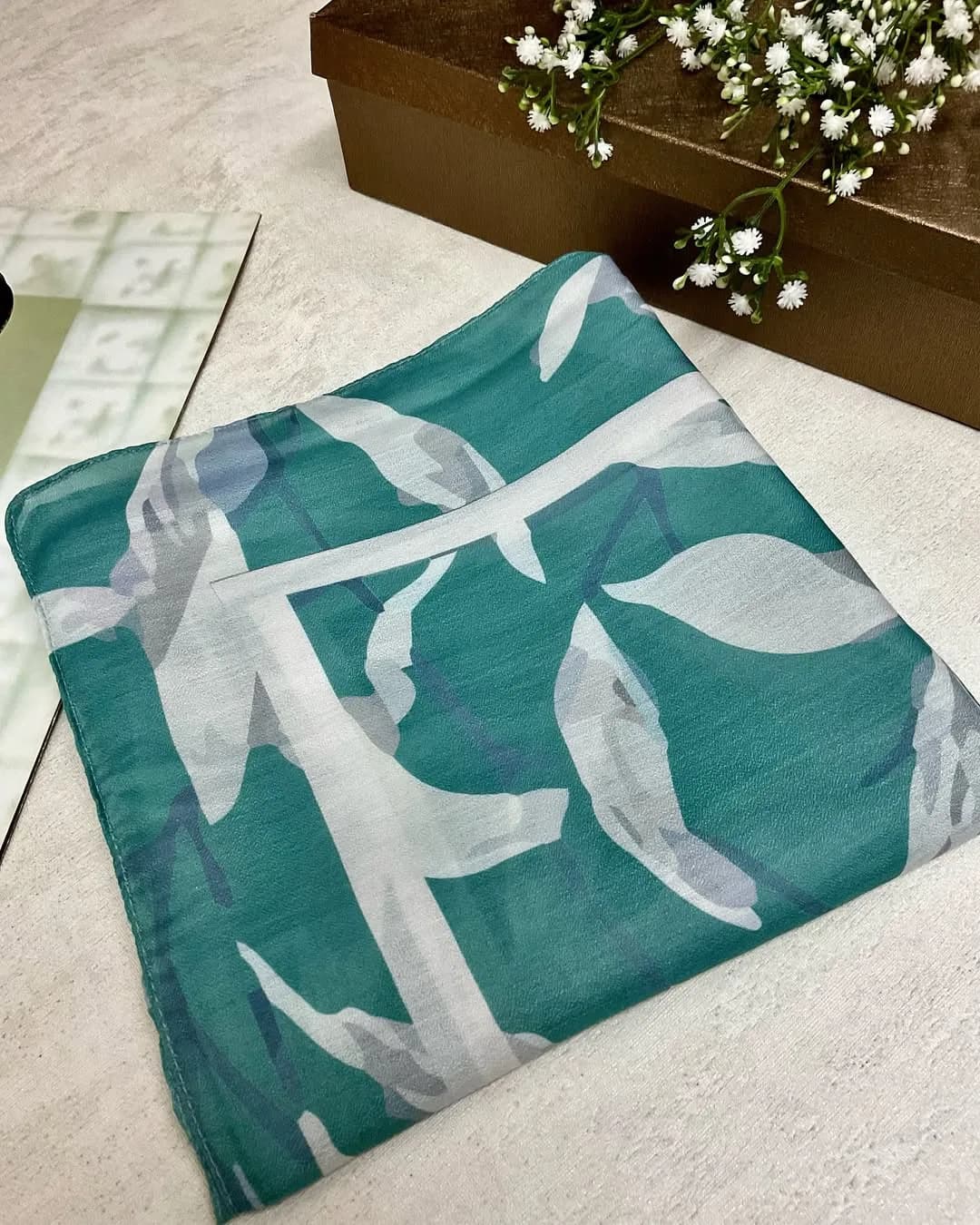 روسری ۱۲۰، رنگ سبز و سفید، مربع