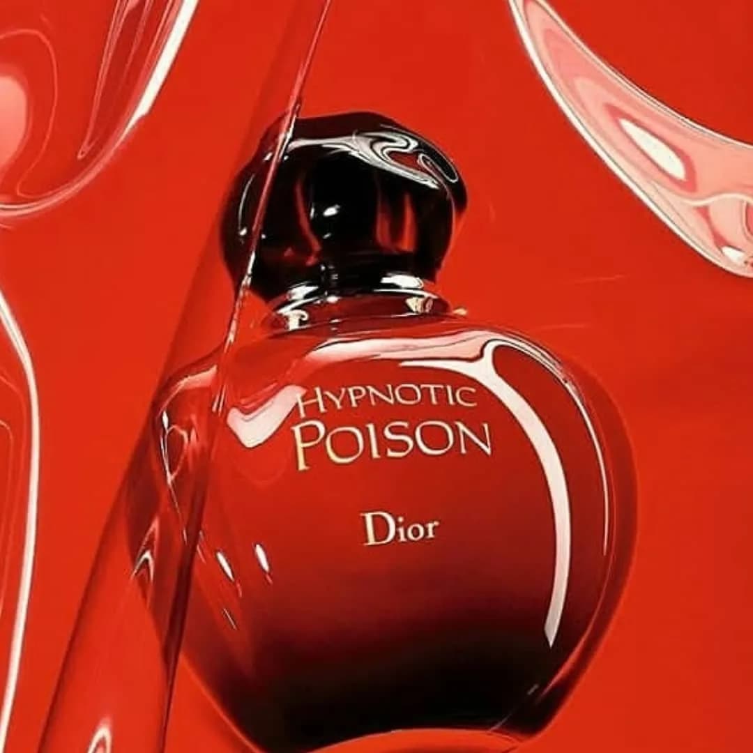عطر هیپنوتیک پویزن دیور، رنگ قرمز و مشکی، جنس شیشه و فلز، بطری گرد پمپی