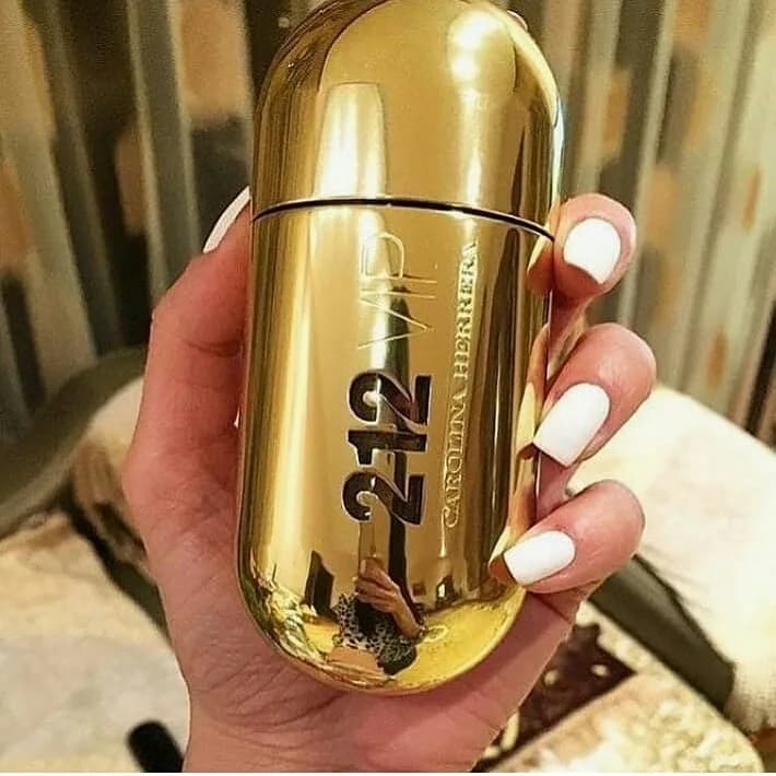 عطر زنانه ۲۱۲ وی آی پی ۸۰ میل کارولینا هررا