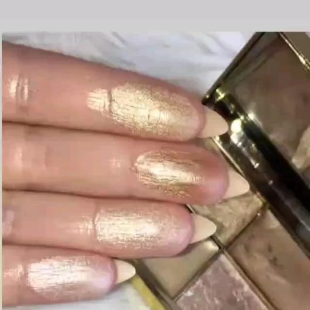 پالت هایلایتر اسلیک، رنگ بژ و طلایی، جنس پلاستیک، طرح شیمر و براق، پالت سایه پودری