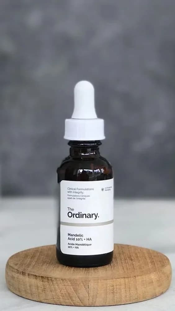سرم ماندلیک اسید اوردینری، رنگ قهوه‌ای و سفید، جنس شیشه و پلاستیک، بطری با قطره‌چکان