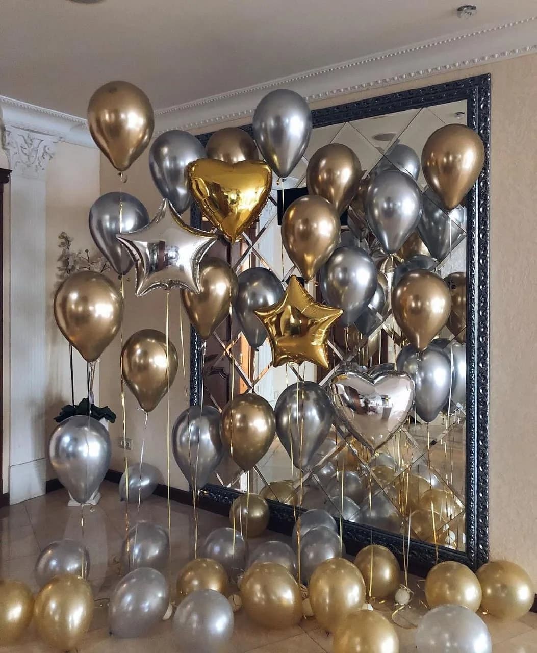 بادکنکآرایی تولد، رنگ طلایی و نقرهای، جنس لاتکس و فویل، گرد، قلبی، ستاره