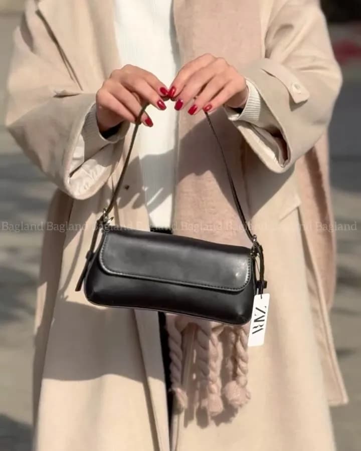 کیف دوشی مینیک، رنگ زرشکی، مشکی، قهوهای و کرم، جنس چرم، مستطیلی