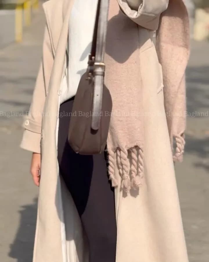 کیف دوشی، رنگ سبز، سورمهای، سرخابی، مشکی، کرم و قهوهای، جنس چرم، کیف دوشی کوچک، هلالی