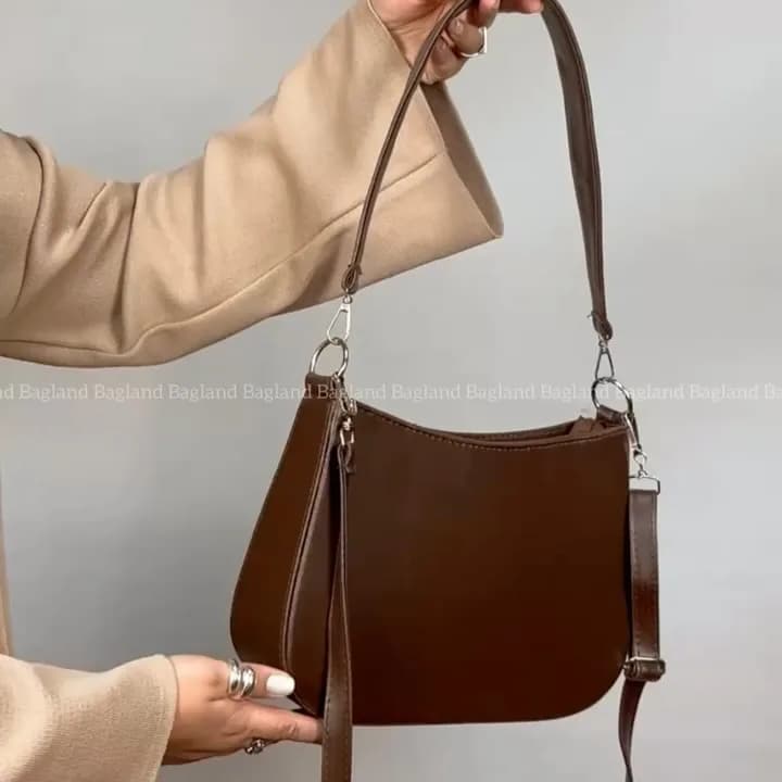 کیف دوشی، رنگ قرمز، جنس چرم، کیف دوشی کوچک، مستطیلی، بند پهن