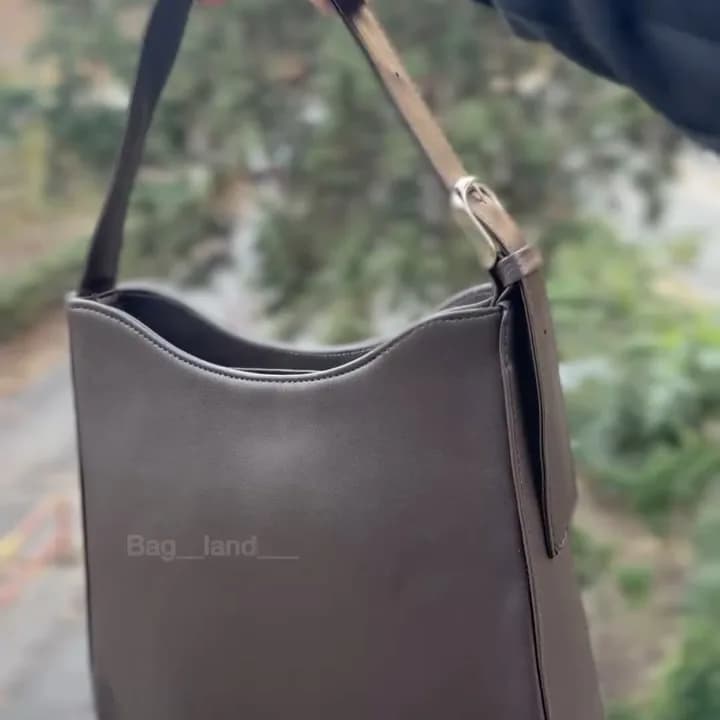 کیف دوشی، رنگ مشکی، جنس چرم، مستطیلی
