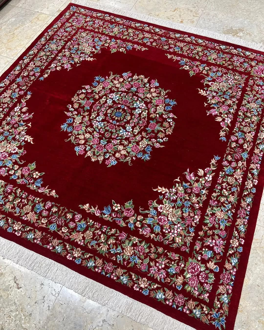 قالیچه مربع ۲ در ۲ لاکی دیبا