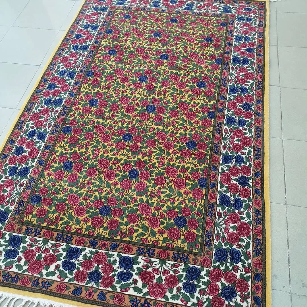 قالیچه ۱.۵ در ۲.۵ گلفرنگ طلایی کرمان
