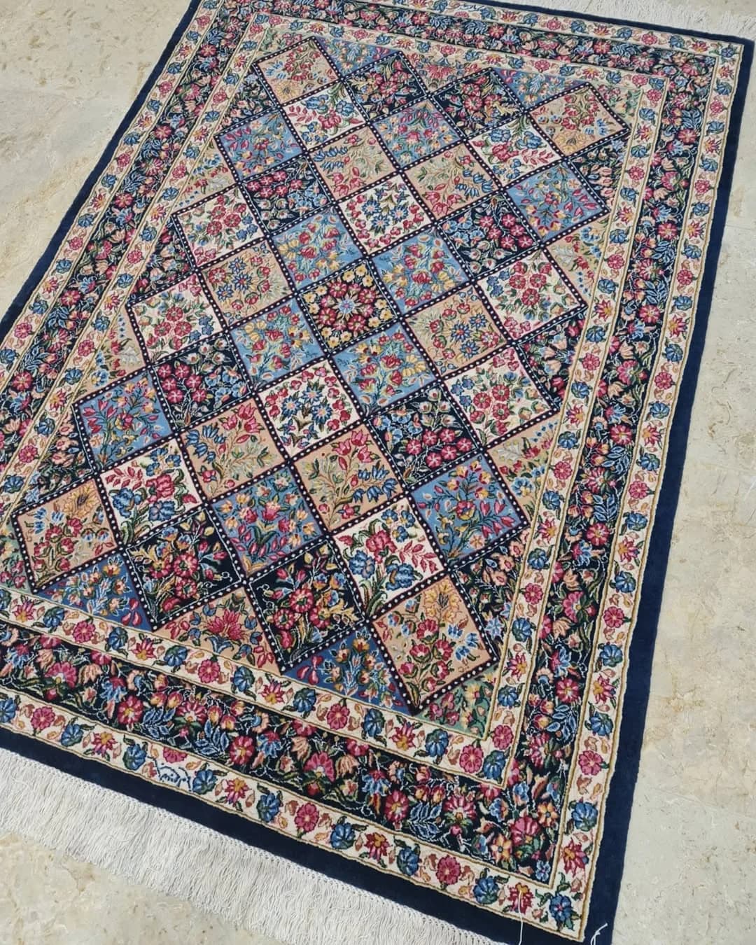 قالیچه سه متری سرمهای خشتی