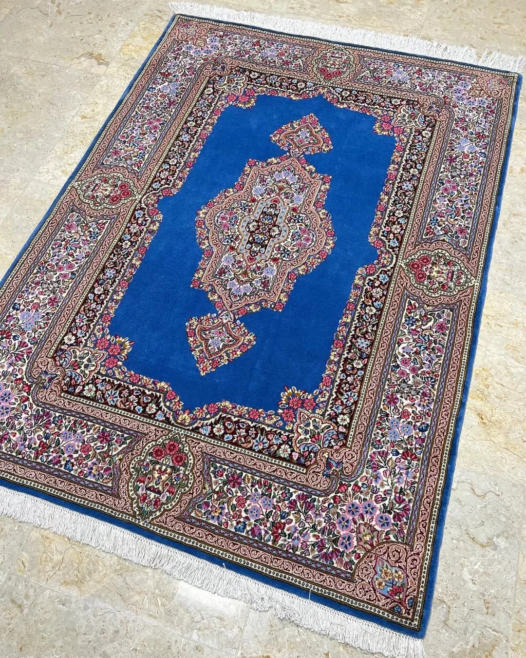 قالیچه ۳ متری آبی کف ساده کرمان