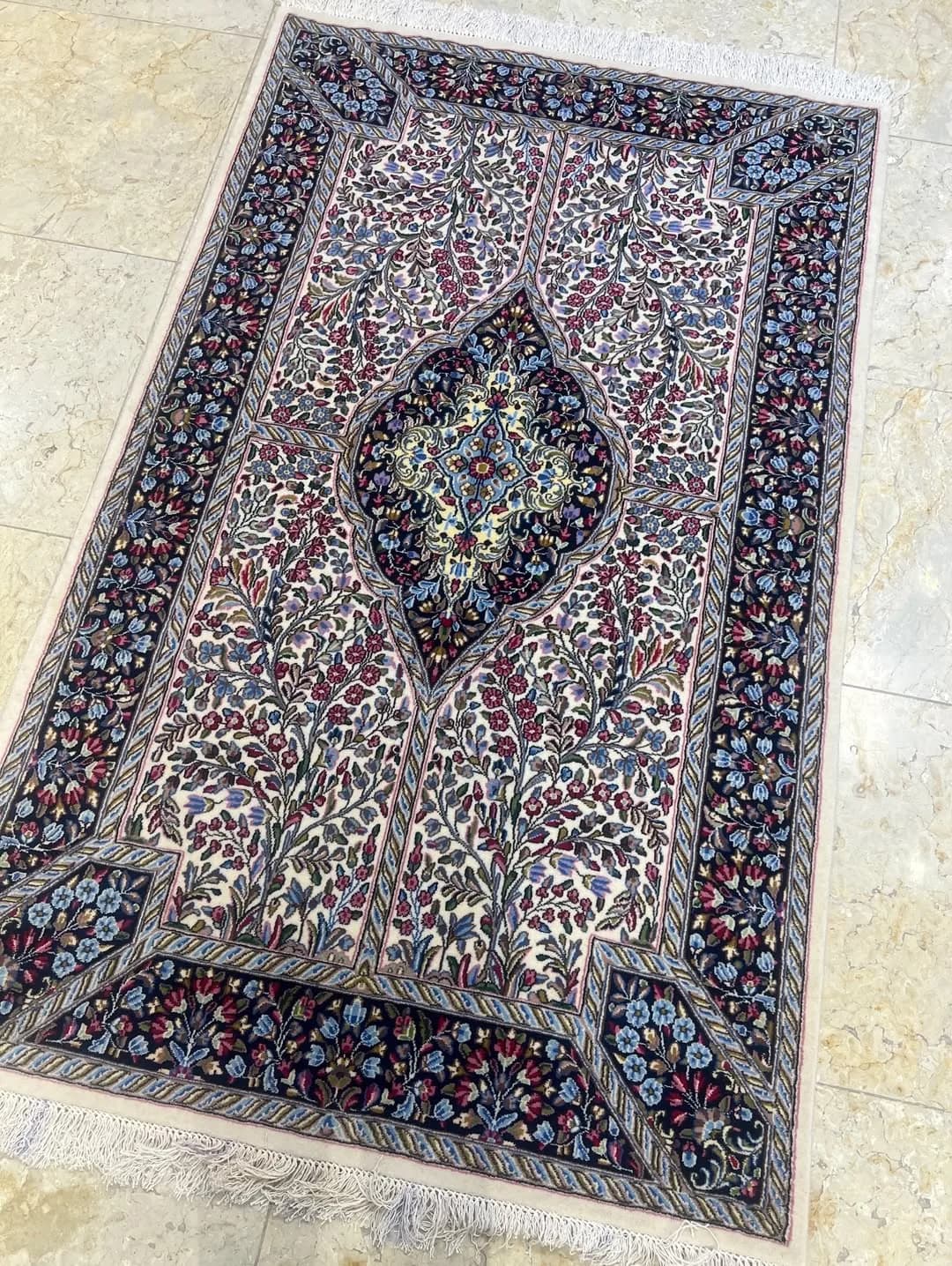 قالیچه ۱٫۲×۲٫۱ کرم اعلا کرمان