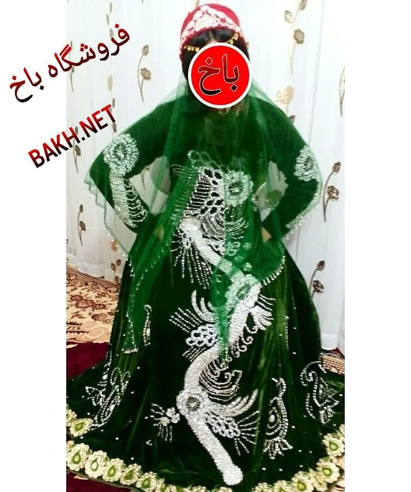 پیراهن محلی زنانه، رنگ سبز و سفید، جنس مخمل، طرح گلدوزی، بلند، آستینبلند، گشاد