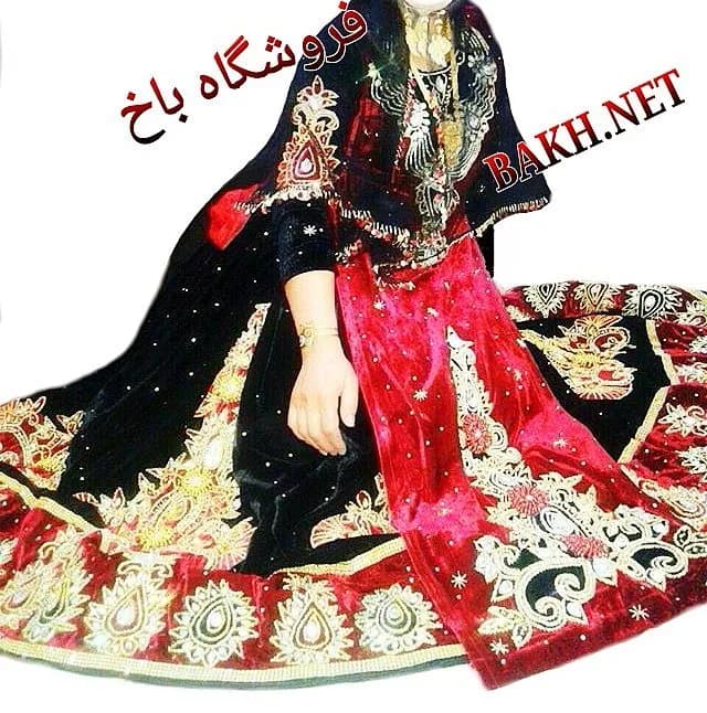 ست لباس محلی مدل ۱۷۴، رنگ قرمز، مشکی و طلایی، جنس مخمل، طرح گلدوزی، بلند، دامن پفدار