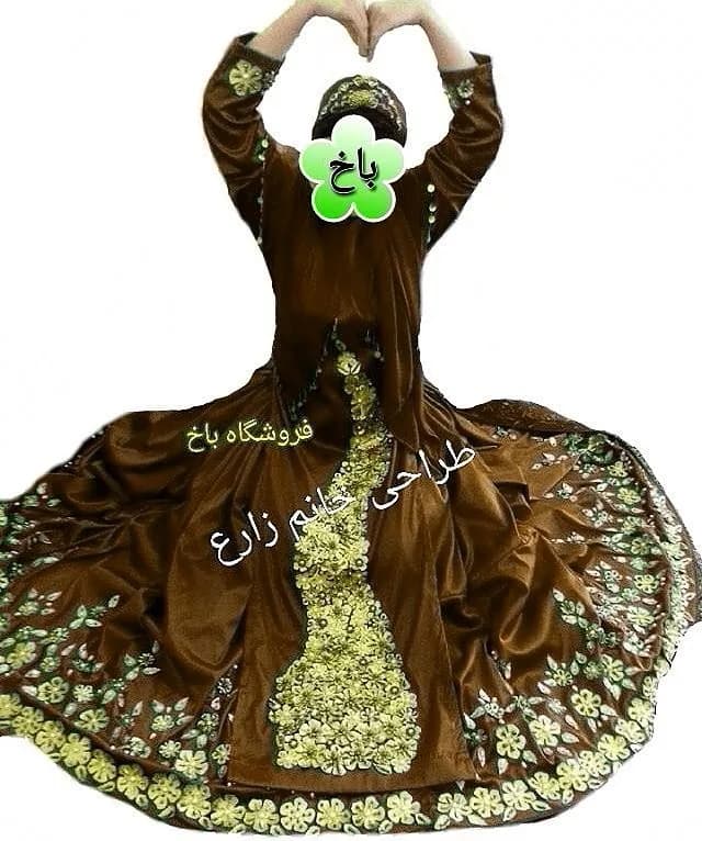 لباس محلی زنانه، رنگ قهوه‌ای و طلایی، جنس مخمل، طرح گلدوزی، بلند، آستین بلند، گشاد