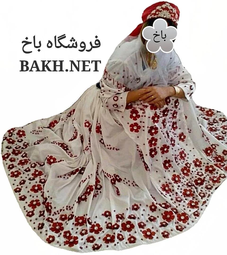 ست لباس محلی، رنگ سفید و قرمز، طرح گلدوزی، بلند، گشاد، آستین بلند