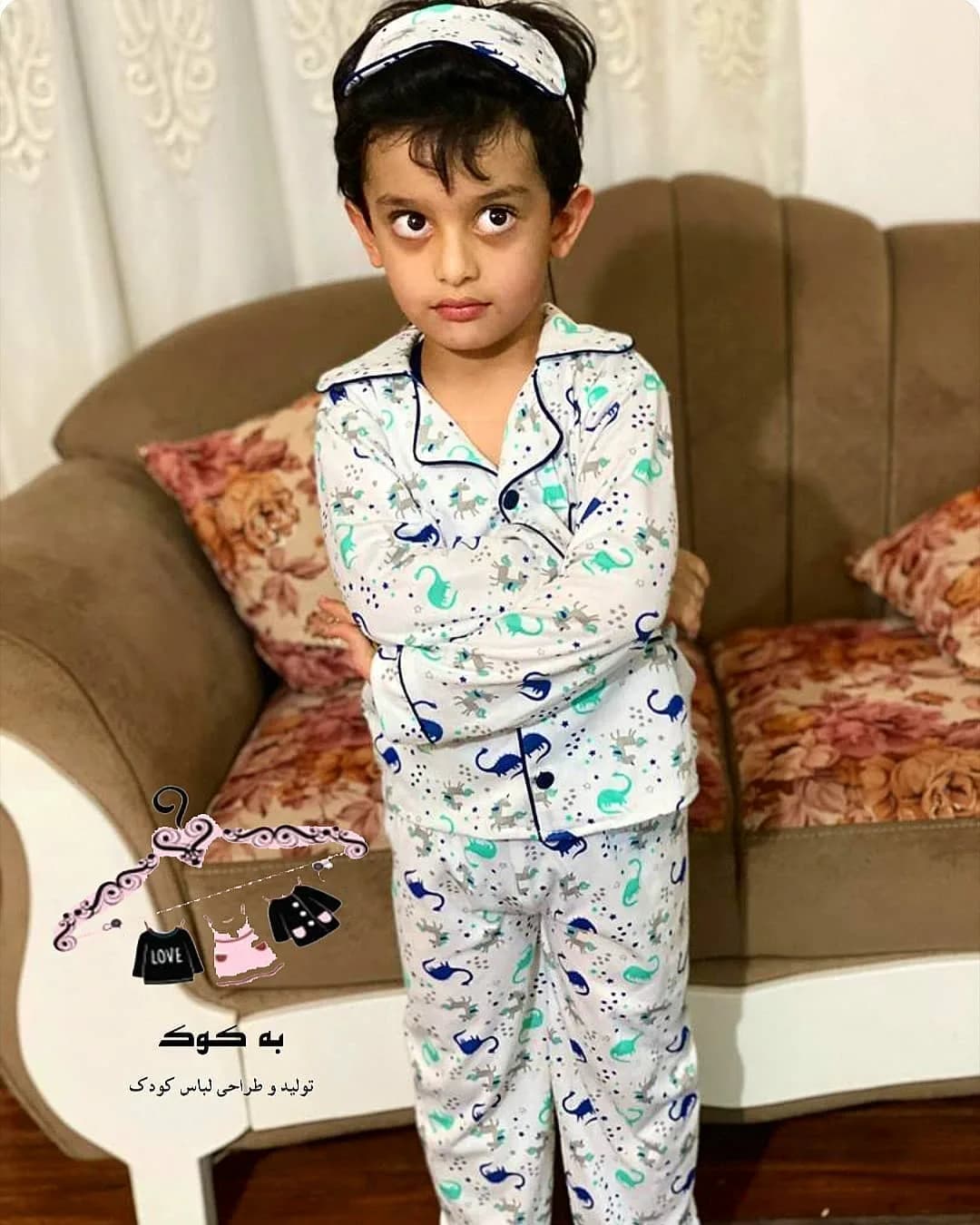ست لباس راحتی طرح دایناسور، رنگ سفید، آبی و سبز، طرح طرح حیوانی، آستین بلند، یقه دار، گشاد