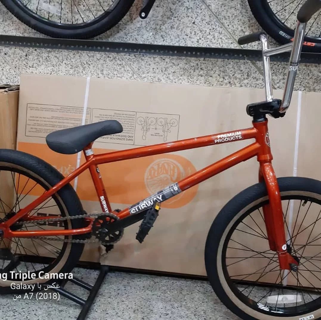 دوچرخه BMX مدل سابوی پریمیوم، رنگ نارنجی و مشکی، جنس فلز و پلاستیک، بی‌ام‌ایکس