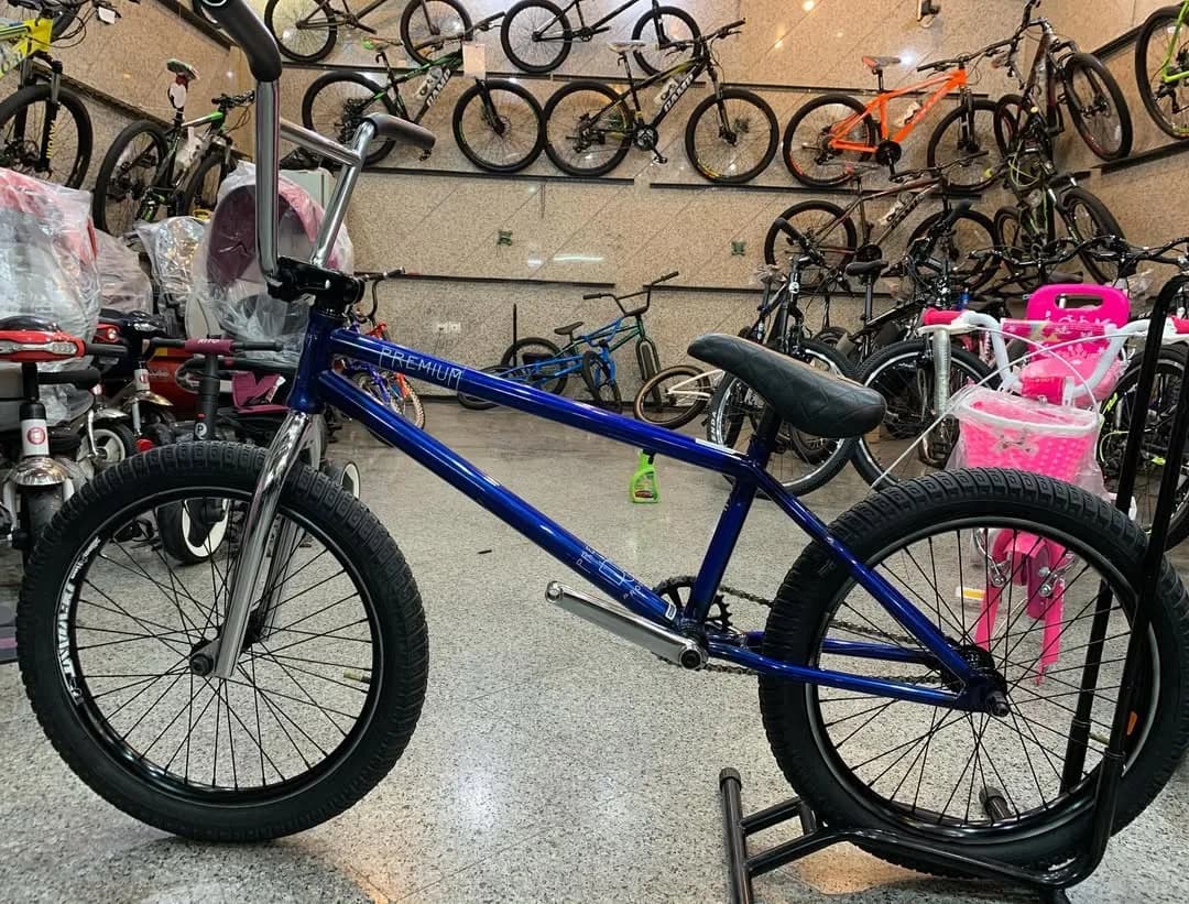 دوچرخه BMX با زین هارو، رنگ آبی، جنس فلز، استوانه‌ای شهری