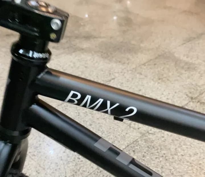 دوچرخه BMX2، رنگ مشکی، جنس فلز