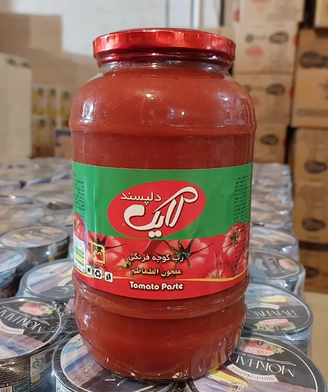 رب گوجه فرنگی شیشه ۲ کیلویی لایک، رنگ قرمز، سبز و سفید، ظرف شیشهای استوانهای دردار